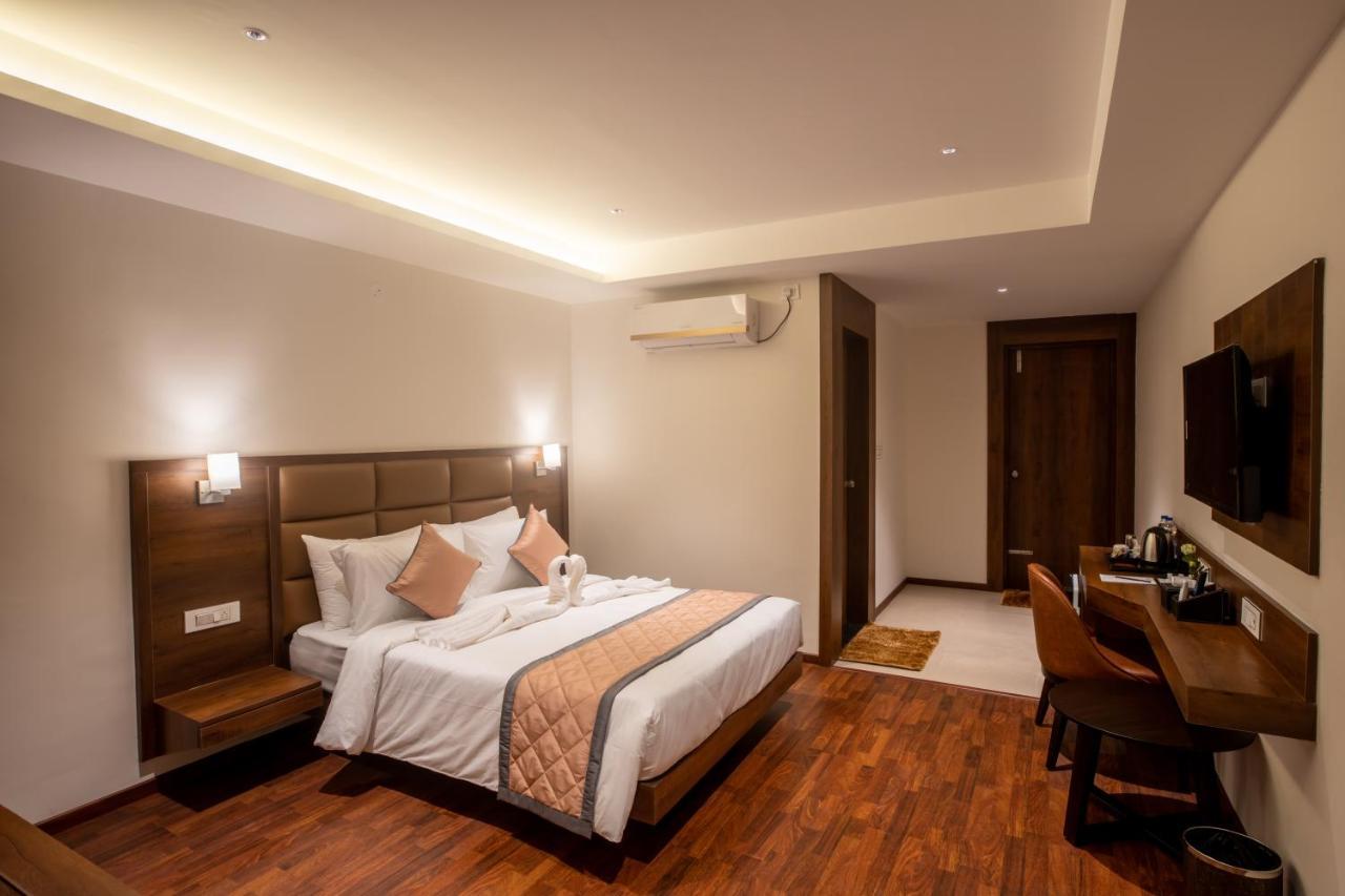 Golden Fortune Inn Hotel Бангалор Экстерьер фото