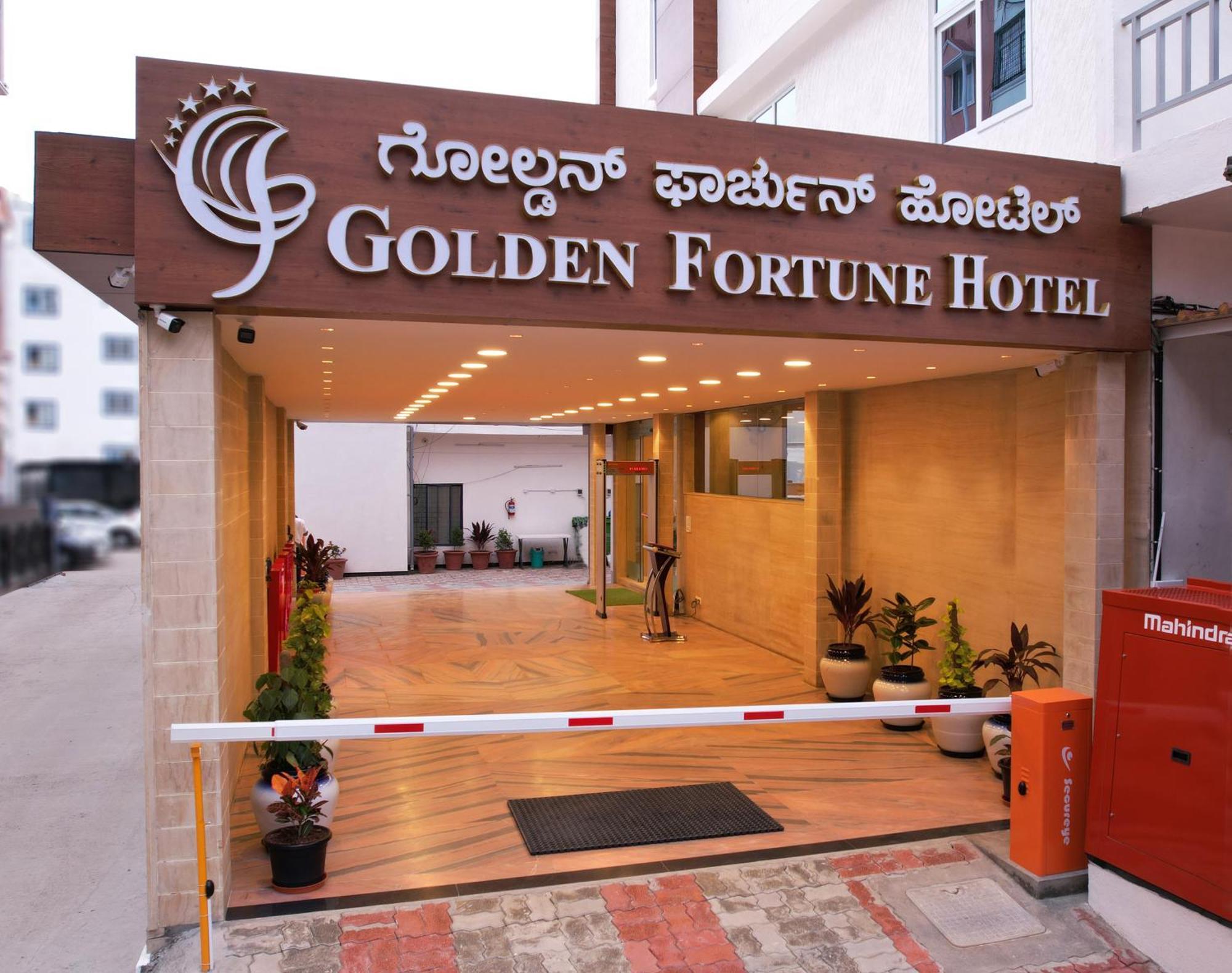 Golden Fortune Inn Hotel Бангалор Экстерьер фото